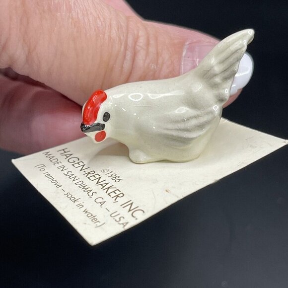 Hagen Renaker Chicken Hen Vintage Retired  1986 On Card White Red Gray - Picture 2 of 4